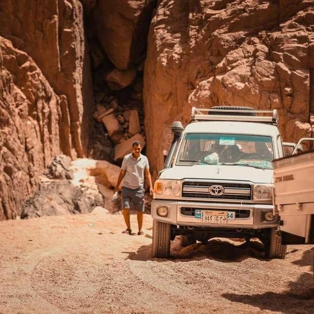 Blue Hole & Canyon Safari